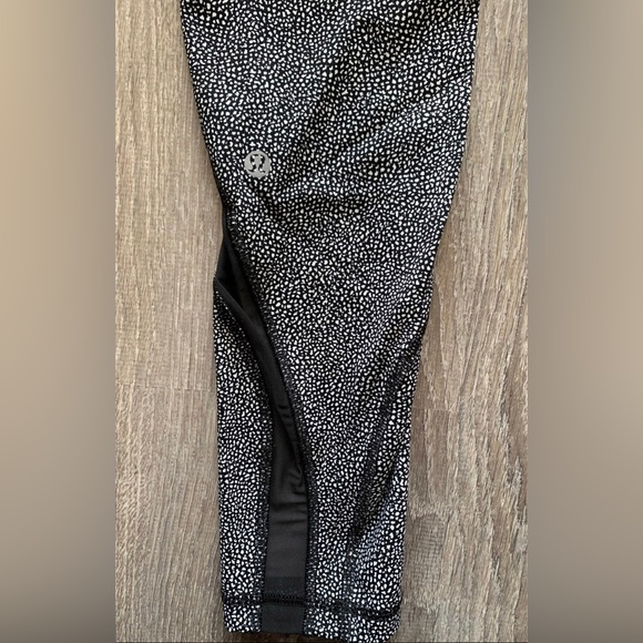 Lululemon Size 6 invigorate Black and White Leggings *Please read description* - Picture 6 of 12
